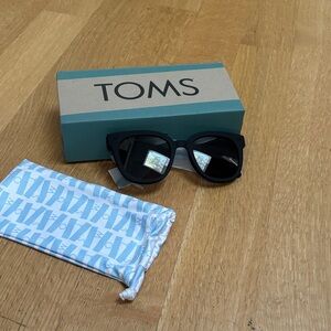 TOMS Classic Black Sunglasses with Patterned Pouch brand new in box